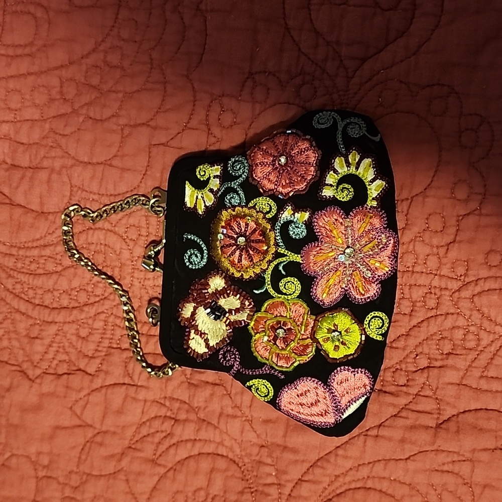 Vera Bradley 25th Anniversary Floral Embroidered Purse - Picture 1 of 3
